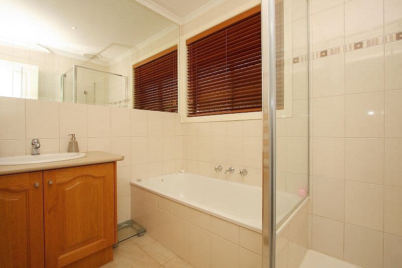 13 Fenech Close, Mill Park VIC 3082, Mill Park - Thumbnail 8