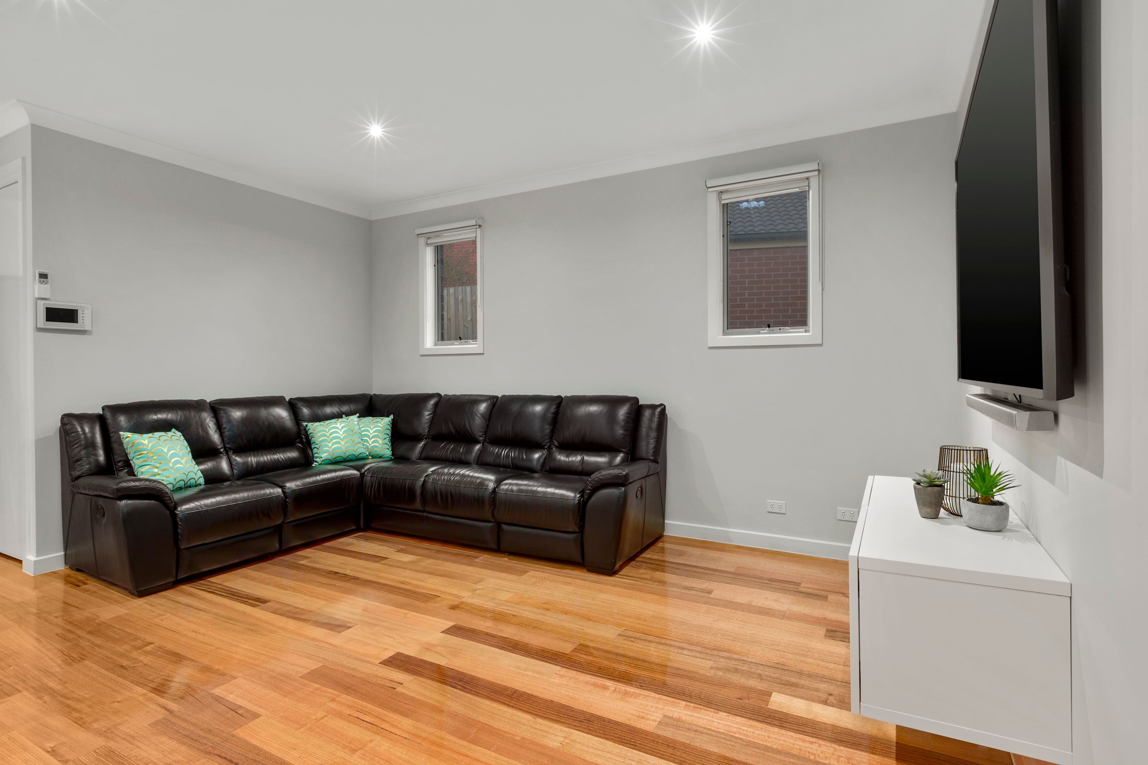 17 Outhwaite Avenue, Doncaster VIC 3108, Doncaster - Thumbnail 2