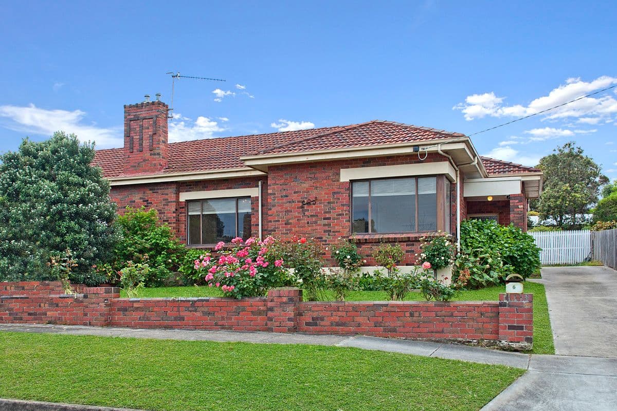 18 Falkingham Road, Mount Evelyn VIC 3796, Mount Evelyn - Image 1