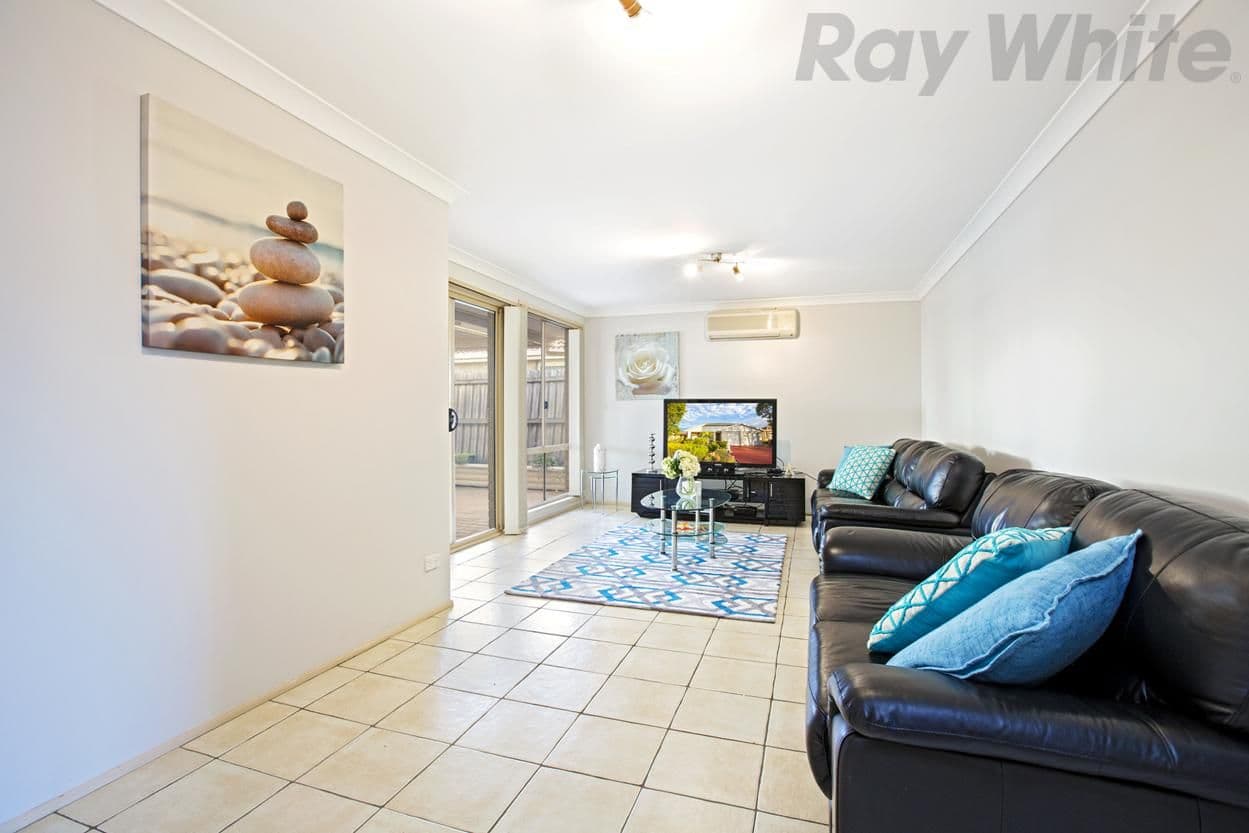 6 Lupton Place, Horningsea Park - Thumbnail 2