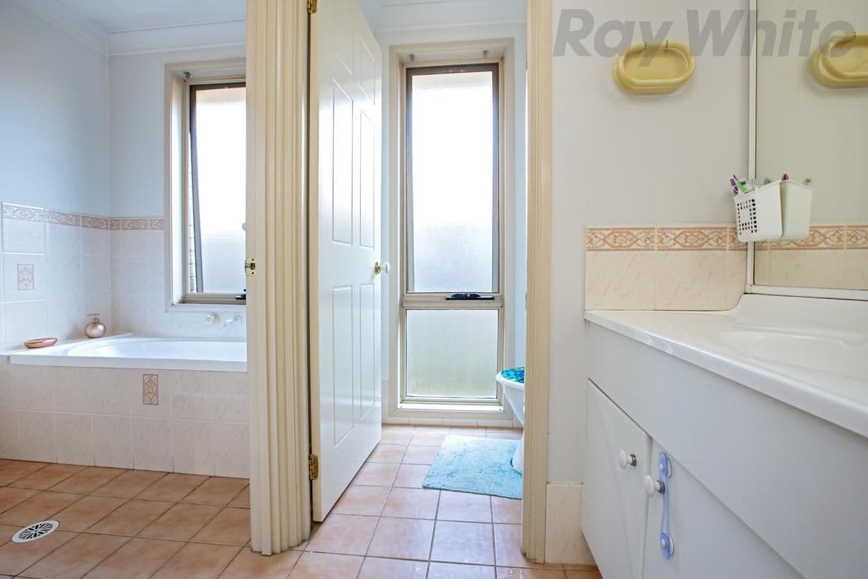 6 Lupton Place, Horningsea Park - Thumbnail 4