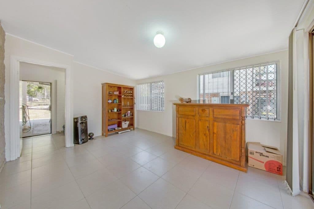 18 Amaroo Street, Boyne Island QLD 4680, Boyne Island - Thumbnail 5
