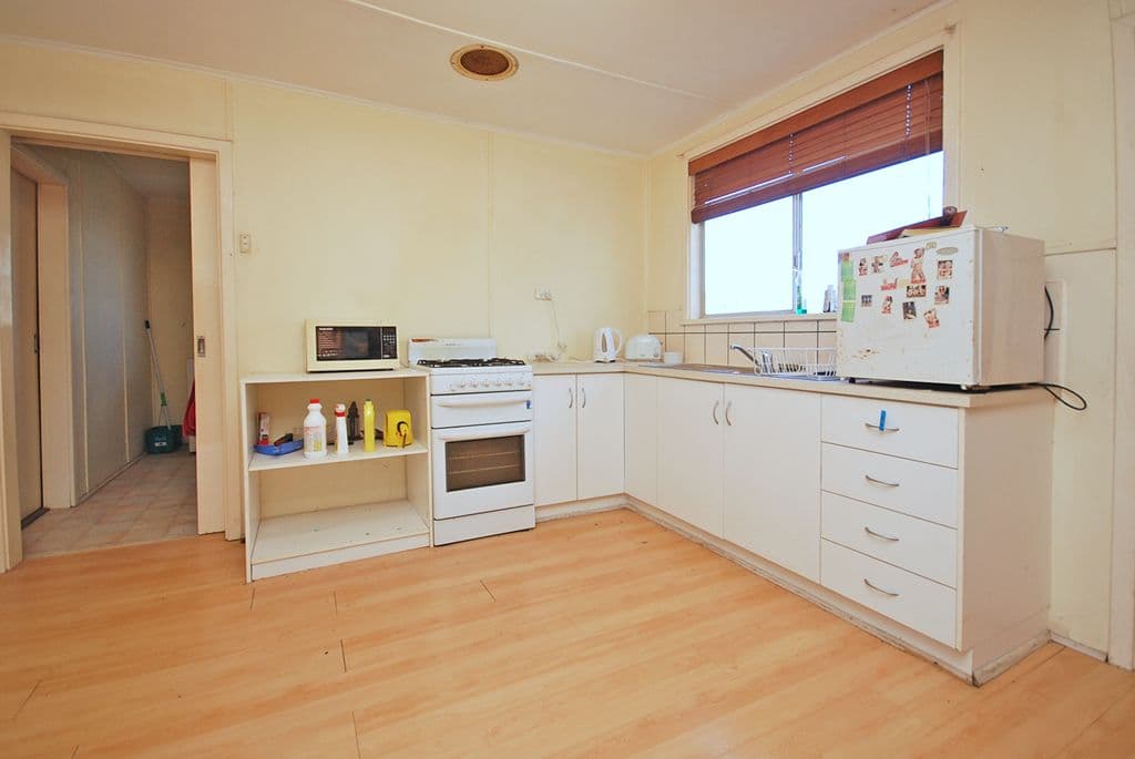 10 Cameron Street, Jurien Bay WA 6516, Jurien Bay - Thumbnail 3
