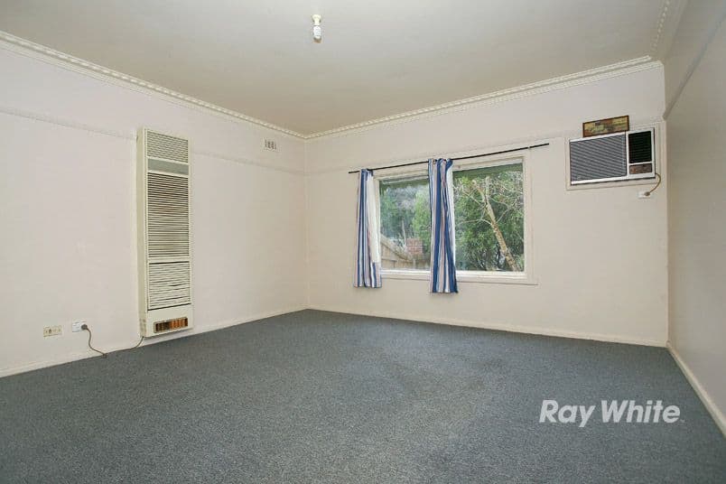 19 Henry Street, PAKENHAM VIC 3810, Pakenham - Thumbnail 2