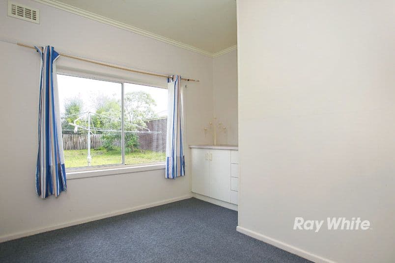 19 Henry Street, PAKENHAM VIC 3810, Pakenham - Thumbnail 5