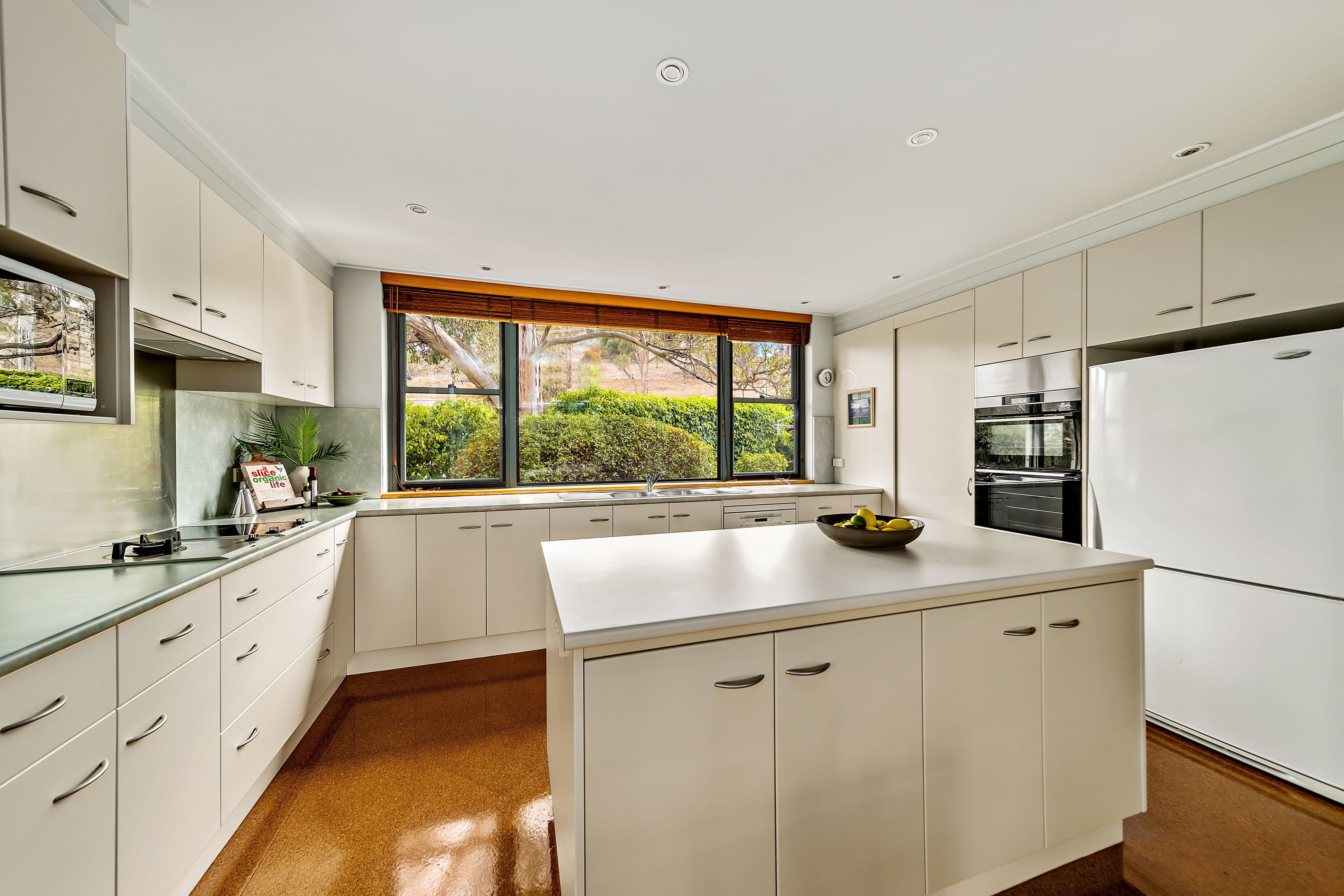 16 Bussell Crescent, Cook ACT 2614, Cook - Thumbnail 8