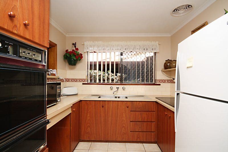 20  Kildare Avenue, ATHELSTONE SA 5076, Athelstone - Thumbnail 2