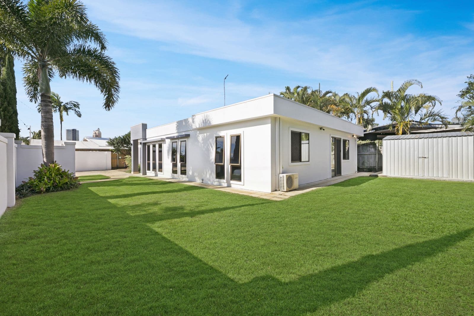 1 Ilkinia Avenue, Broadbeach Waters QLD 4218, Broadbeach Waters - Thumbnail 4