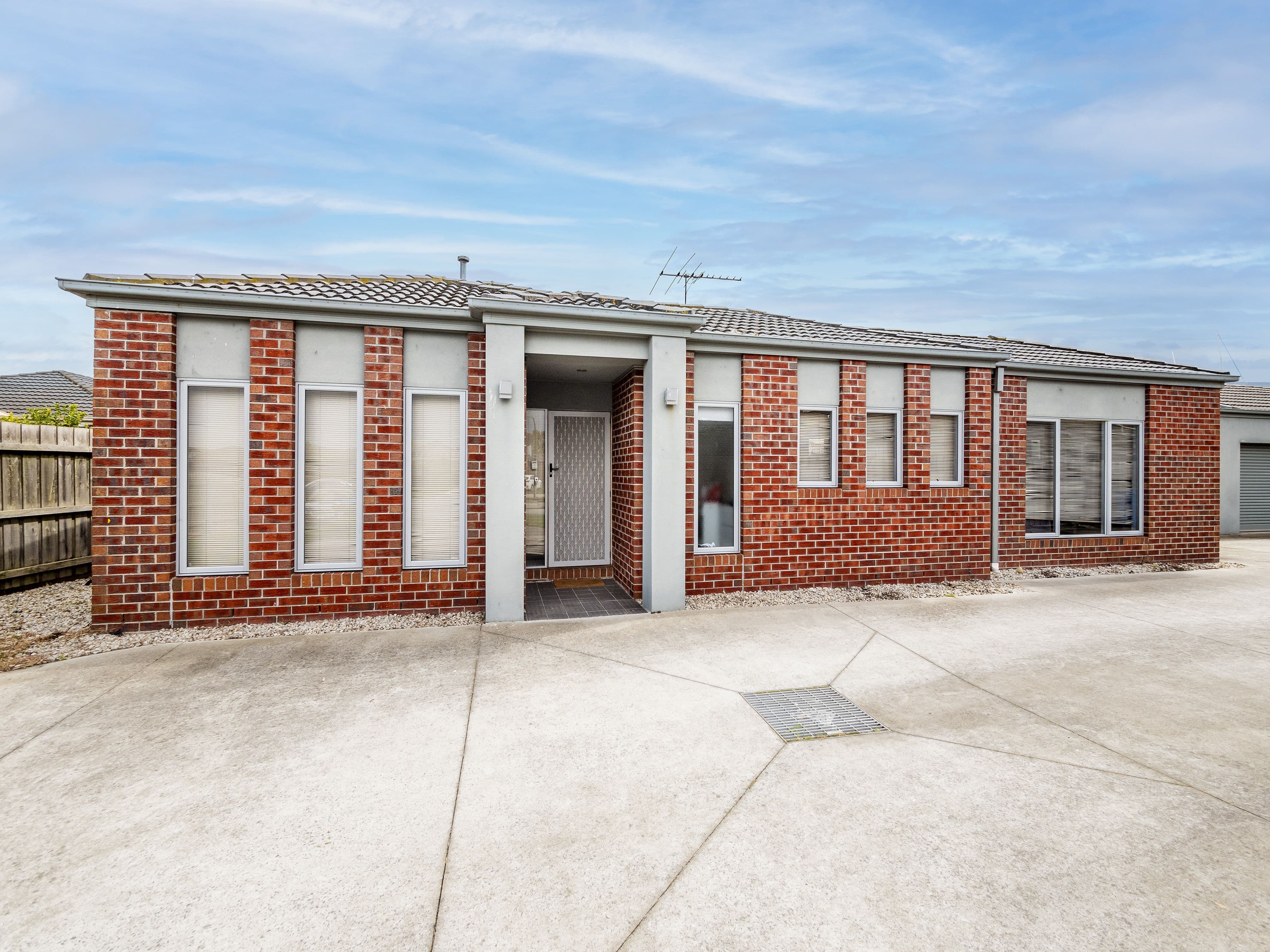 6 Nandaly Place, Cranbourne West VIC 3977, Cranbourne West - Thumbnail 3