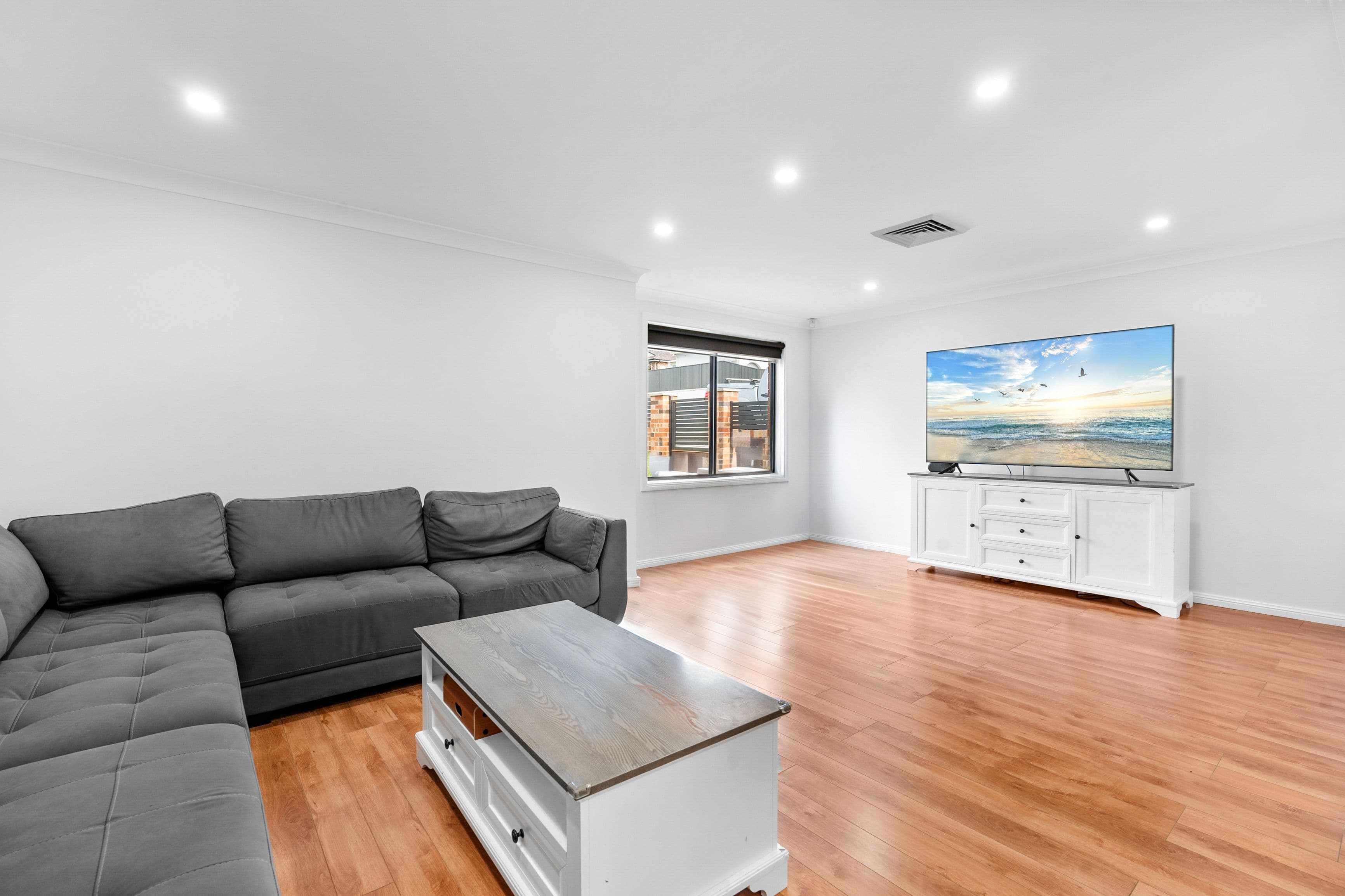 29 Weeroona Road, Edensor Park NSW 2176, Edensor Park - Thumbnail 4