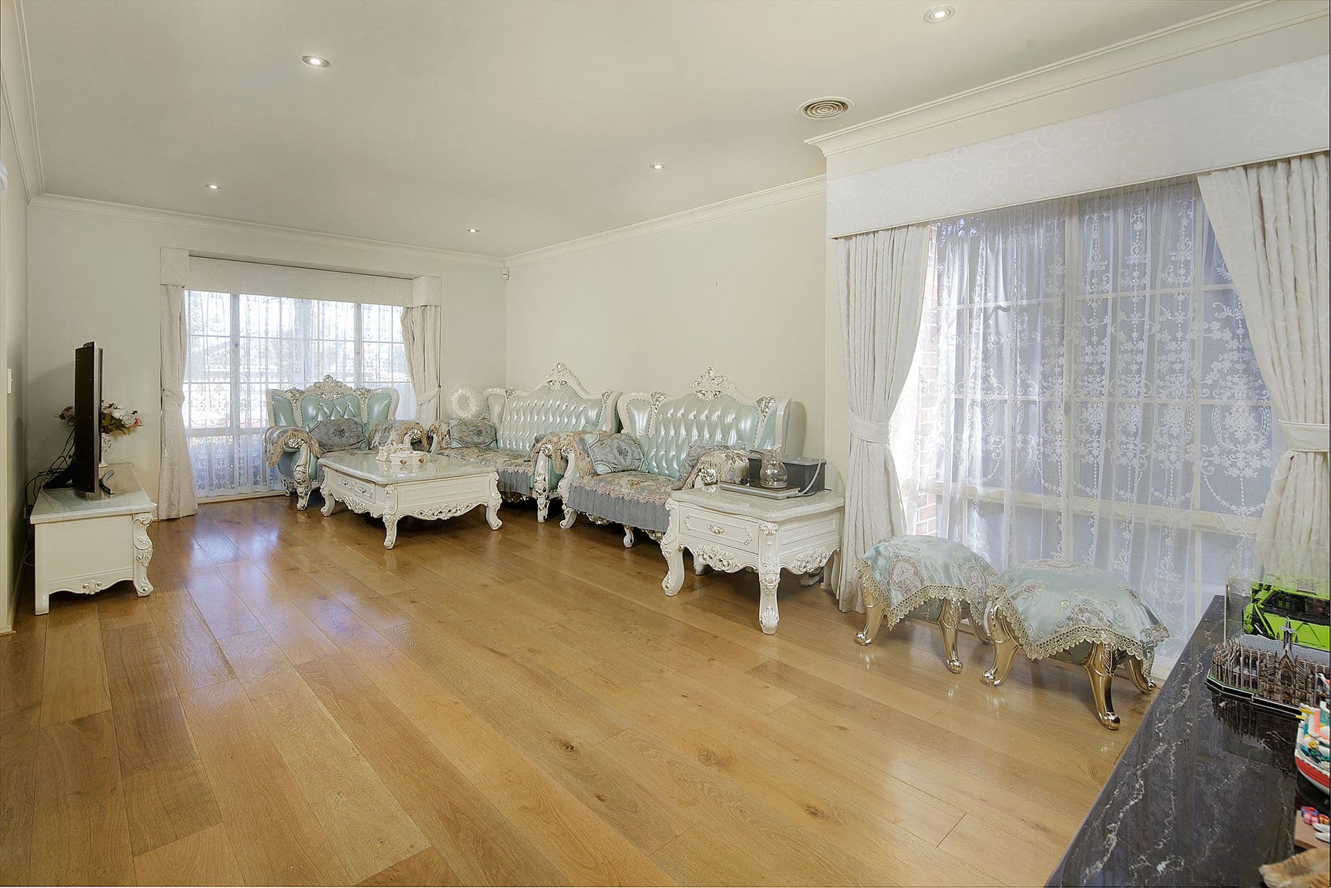 25 Maxia Road, Doncaster East VIC 3109, Doncaster East - Thumbnail 2