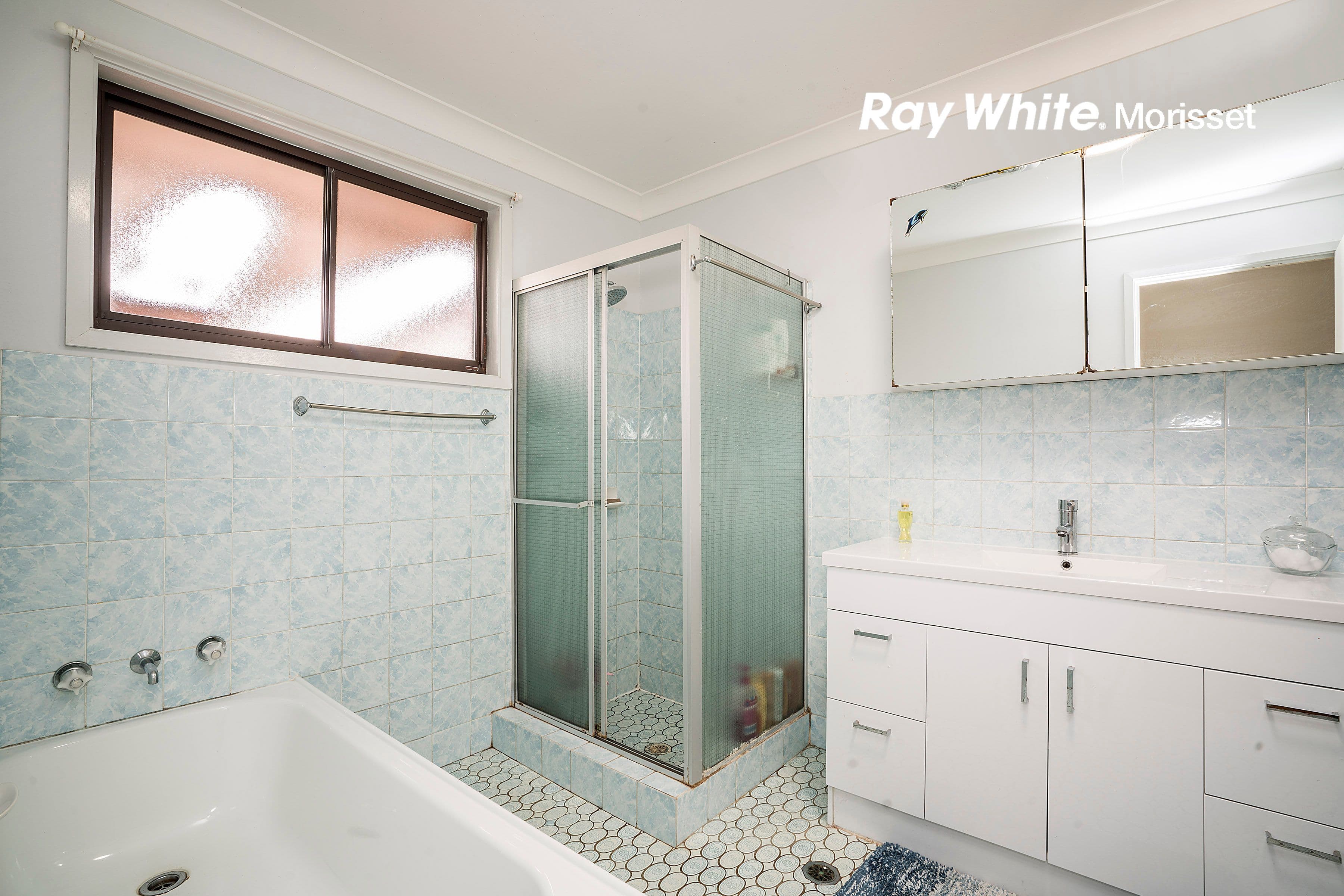 1 Trinity Point Drive, Morisset Park - Thumbnail 8