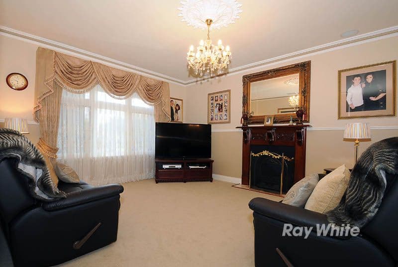 26 Windsor Drive, LYSTERFIELD VIC 3156, Lysterfield - Thumbnail 2