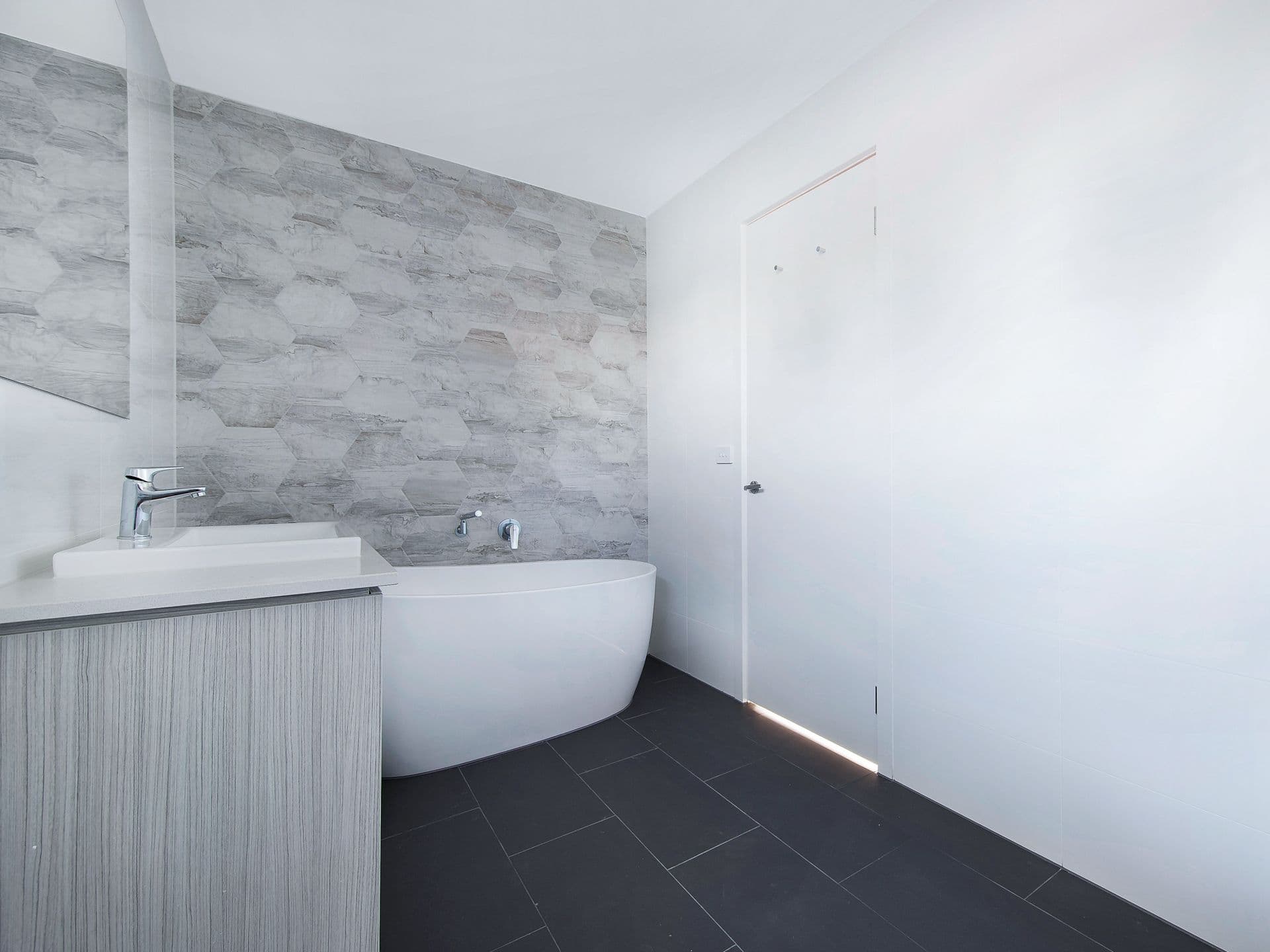 35 Folkestone Road, Glen Waverley VIC 3150, Glen Waverley - Thumbnail 8
