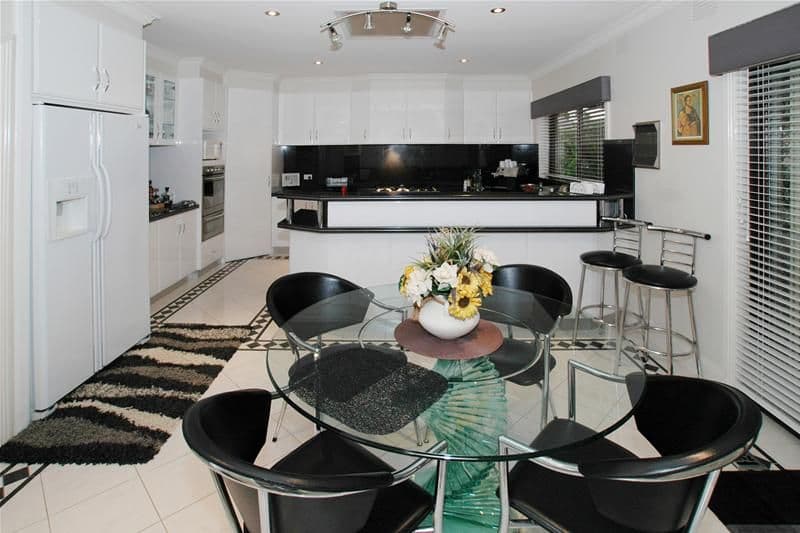 18 Hibiscus Avenue, BUNDOORA VIC 3083, Bundoora - Thumbnail 2