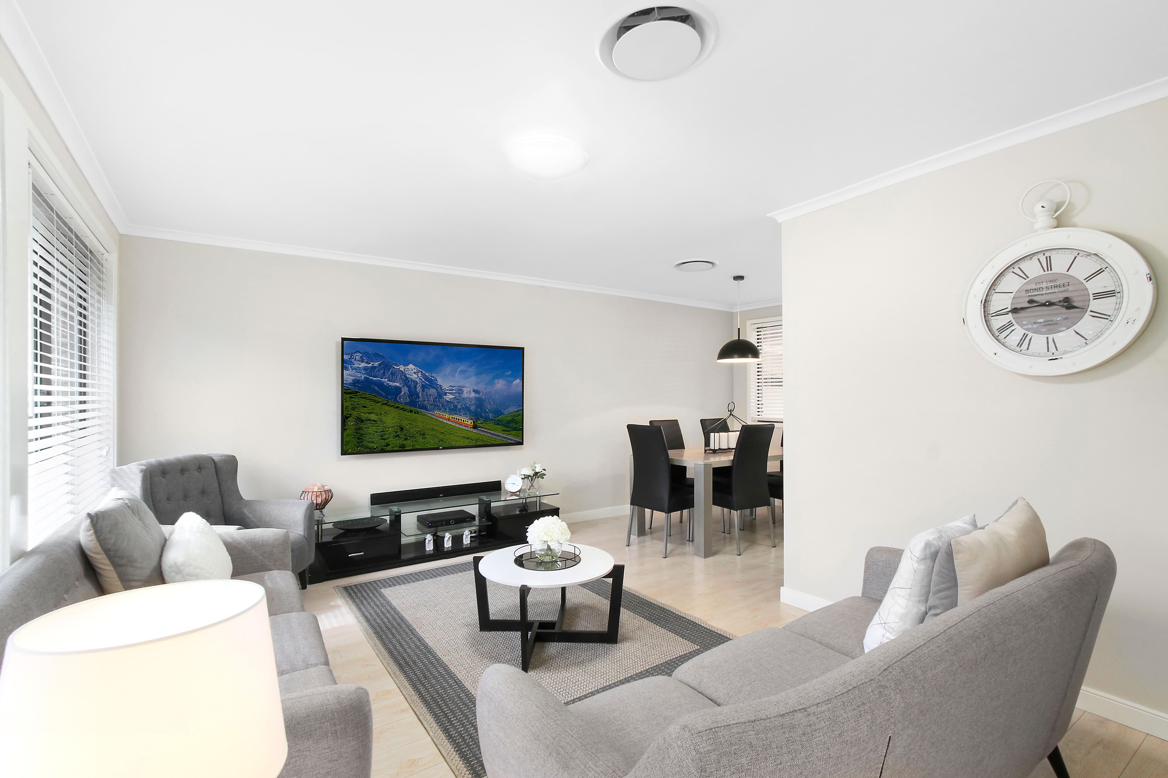 44 Glen Elgin Crescent, Edensor Park - Thumbnail 2