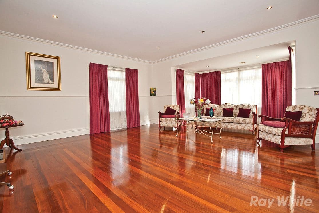 13 Herriotts Boulevard, GLEN WAVERLEY VIC 3150, Glen Waverley - Thumbnail 4