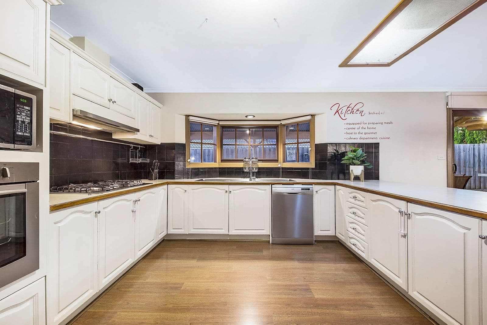 14 Chappell Drive, Wantirna South VIC 3152, Wantirna South - Thumbnail 2