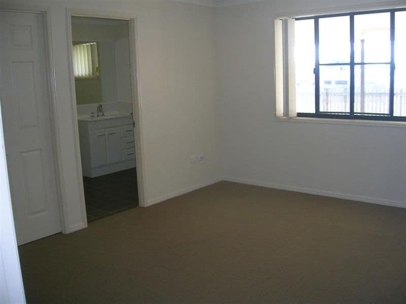 18 Joseph Street, GRACEMERE QLD 4702, Gracemere - Thumbnail 3