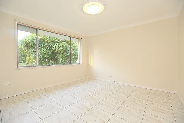 23 Sturt Avenue, GEORGES HALL NSW 2198, Georges Hall - Thumbnail 3