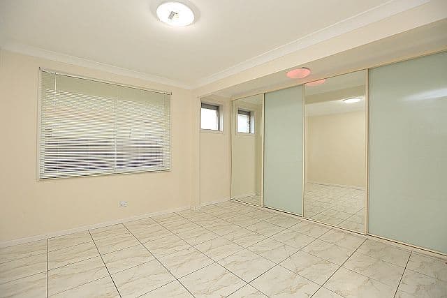 23 Sturt Avenue, GEORGES HALL NSW 2198, Georges Hall - Thumbnail 5