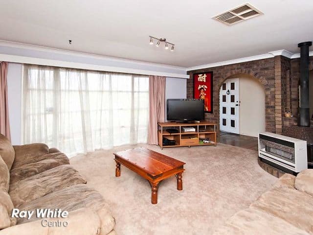 31 Edgewater Drive, EDGEWATER WA 6027, Edgewater - Thumbnail 2