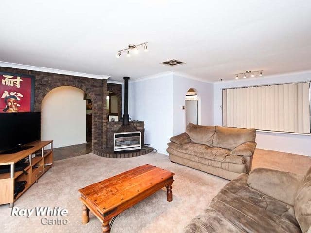31 Edgewater Drive, EDGEWATER WA 6027, Edgewater - Thumbnail 3