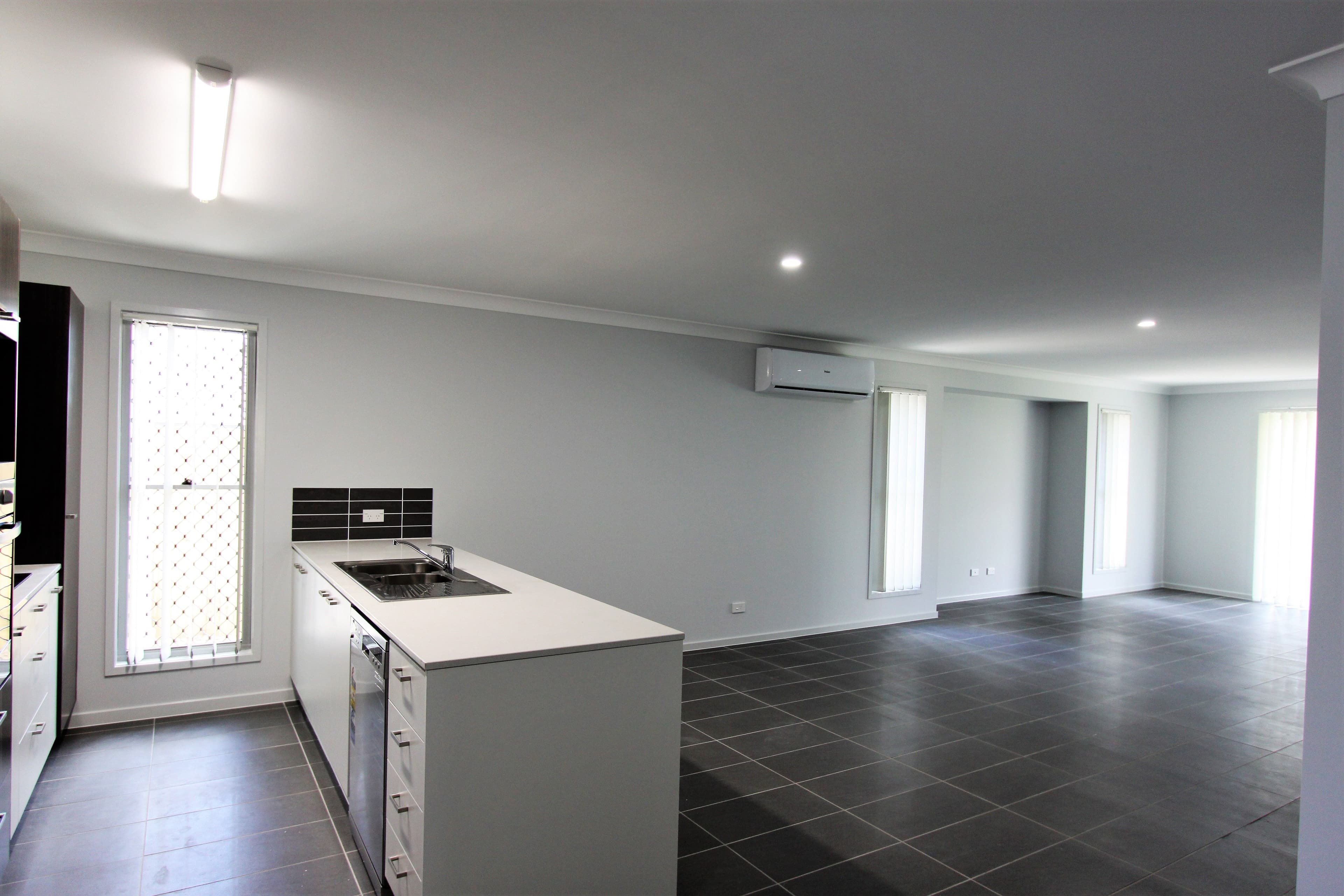 8 Victor Street, Collingwood Park QLD 4301, Collingwood Park - Thumbnail 3