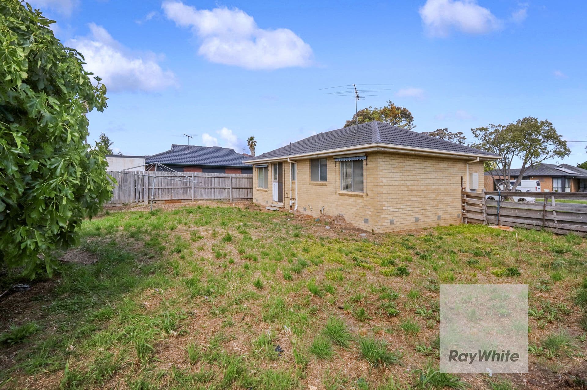 9 Gaynor Crescent, Gladstone Park VIC 3043, Gladstone Park - Thumbnail 2