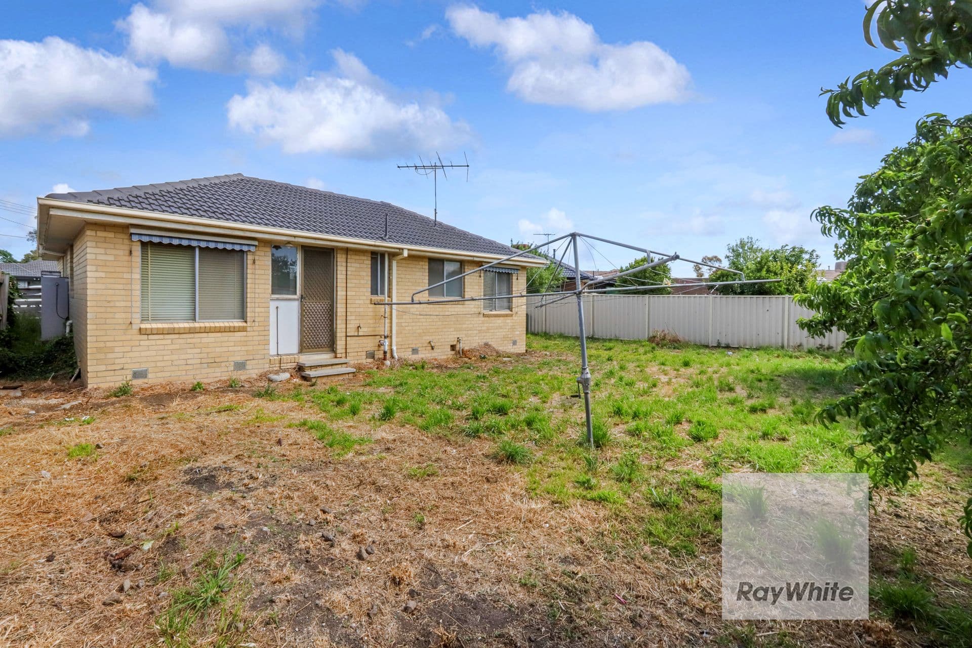 9 Gaynor Crescent, Gladstone Park VIC 3043, Gladstone Park - Thumbnail 3