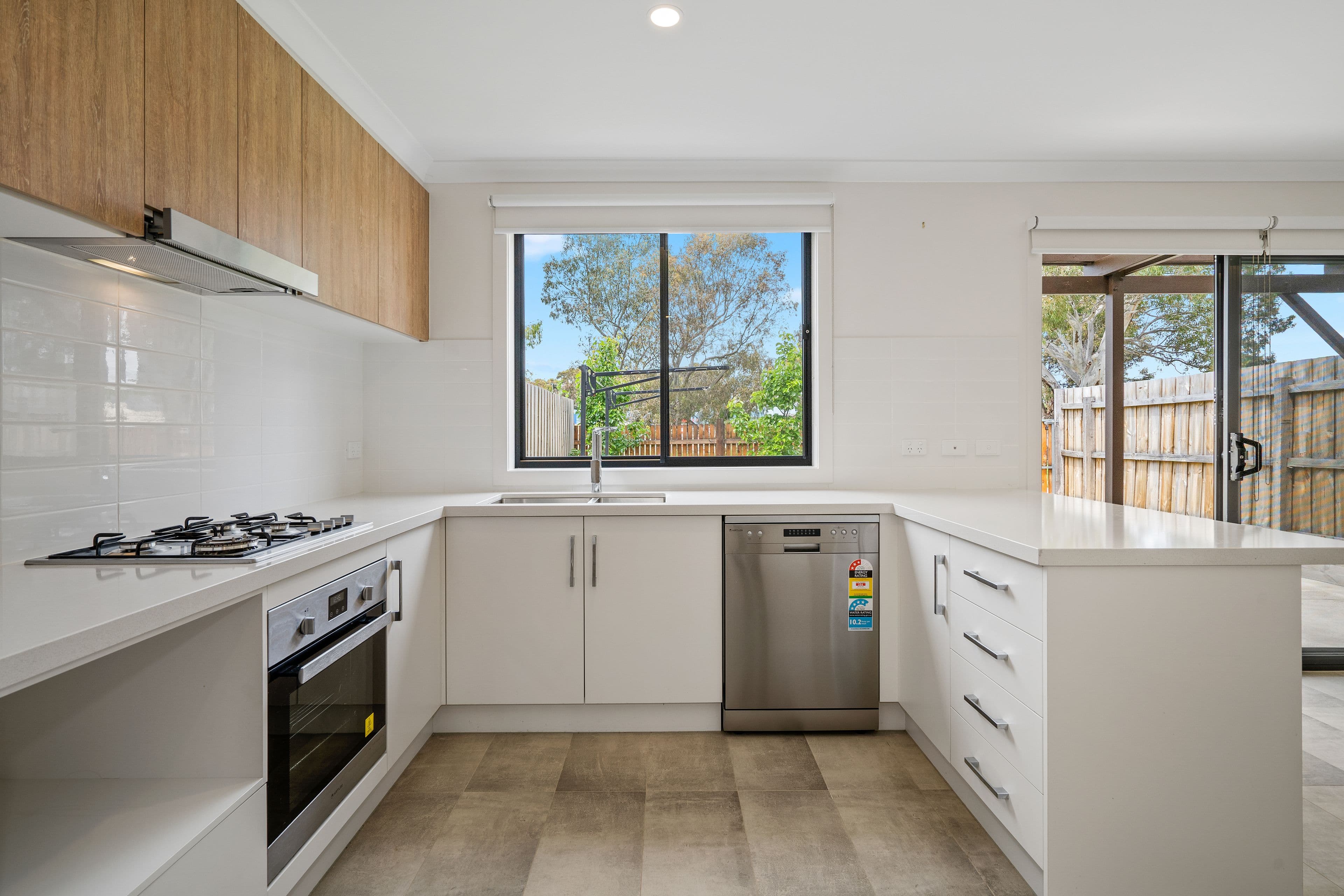 4 Nilgiri Lane, South Morang VIC 3752, South Morang - Thumbnail 2