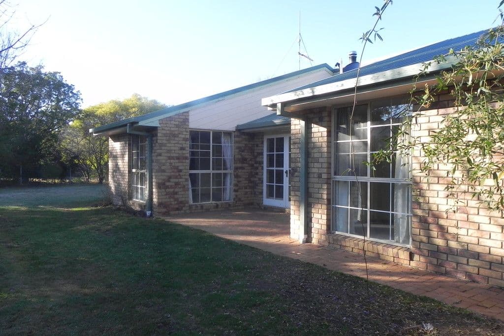 8 Fairway Drive, Pittsworth QLD 4356, Pittsworth - Thumbnail 2