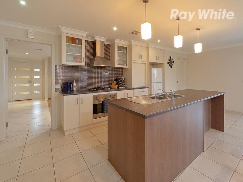 19 Treecreeper Street, THURGOONA NSW 2640, Thurgoona - Thumbnail 2