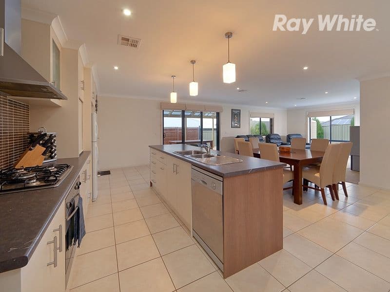 19 Treecreeper Street, THURGOONA NSW 2640, Thurgoona - Thumbnail 5