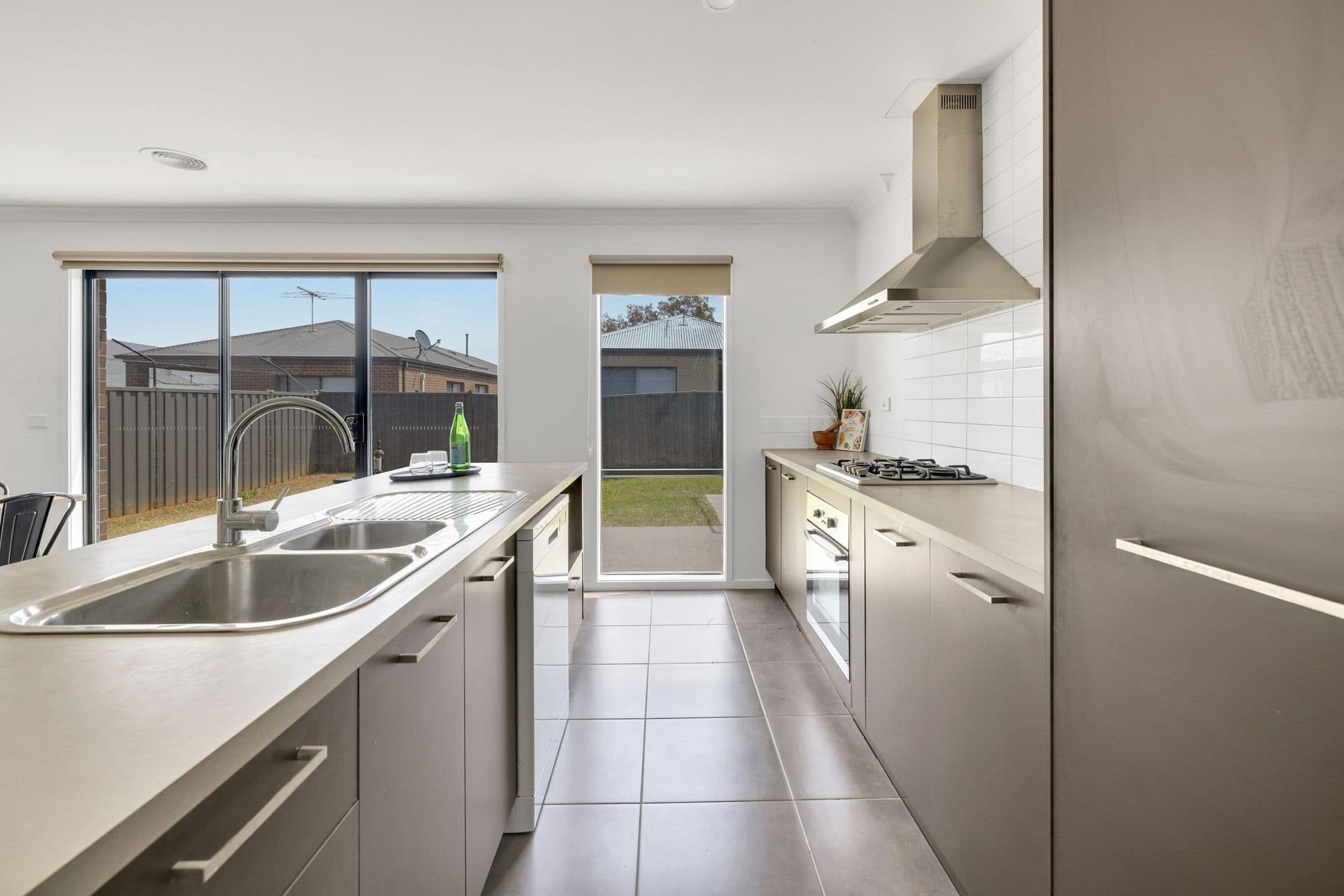 112 Kinglake Drive, MANOR LAKES VIC 3024, Manor Lakes - Thumbnail 2