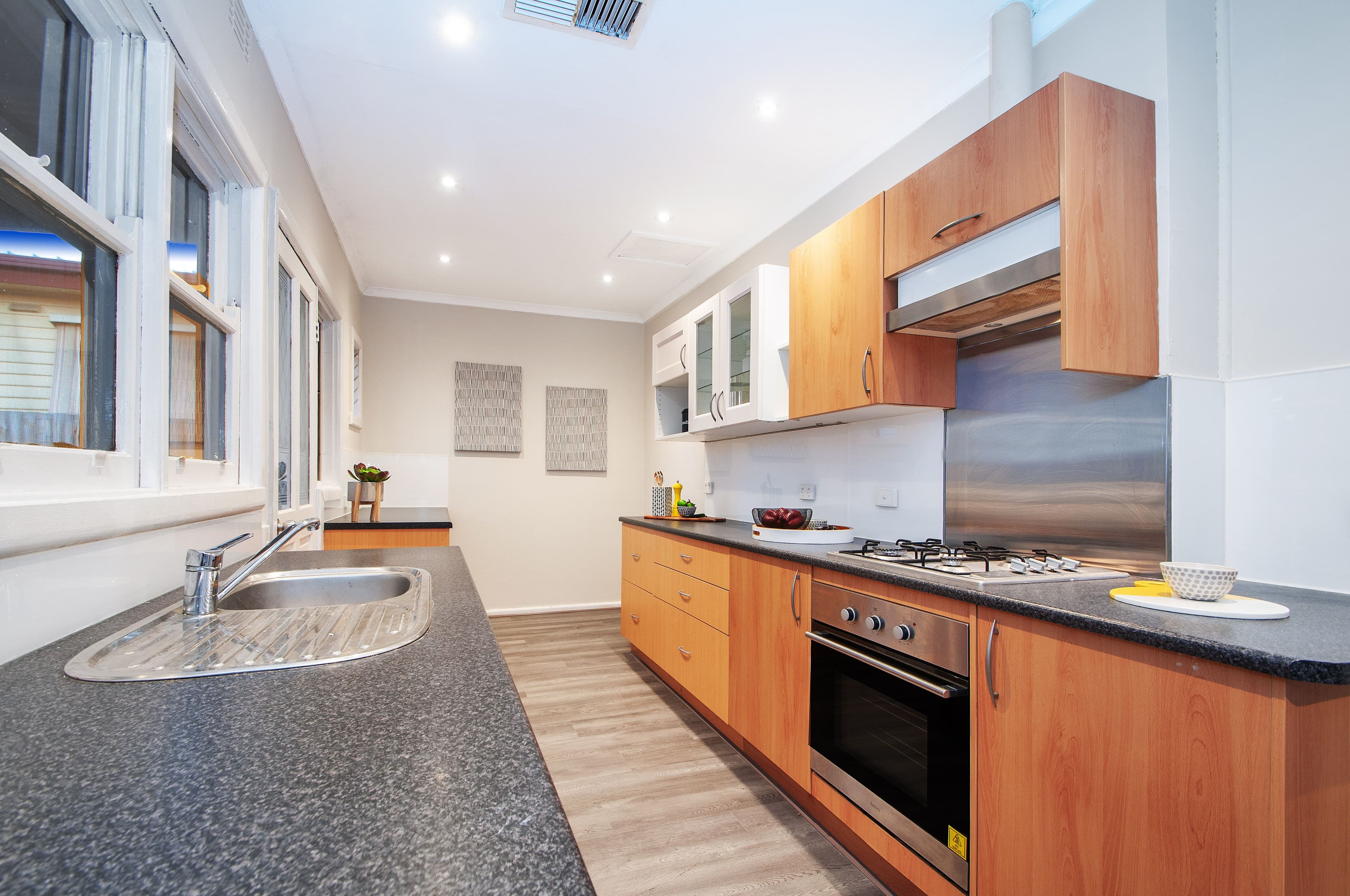 10 Diane Crescent, Mooroolbark VIC 3138, Mooroolbark - Thumbnail 3