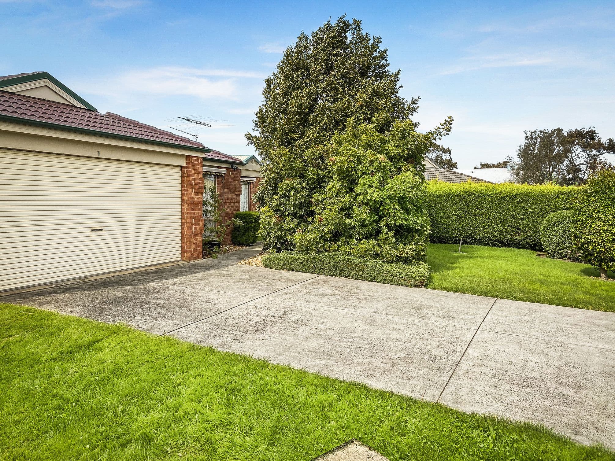 1 Capri Court, Pakenham VIC 3810, Pakenham - Thumbnail 2