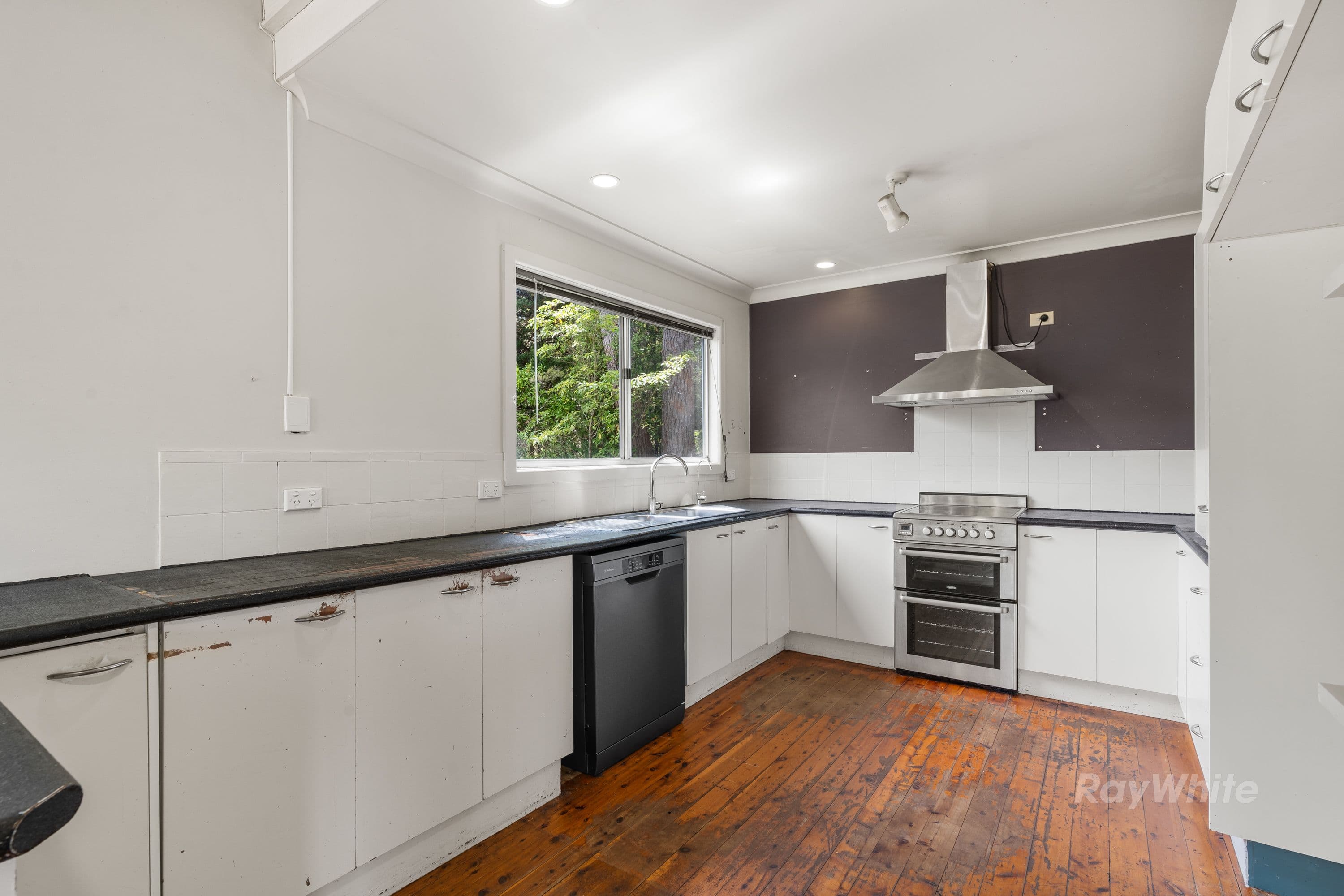 18 Edward Avenue, Kings Point NSW 2539, Kings Point - Thumbnail 7