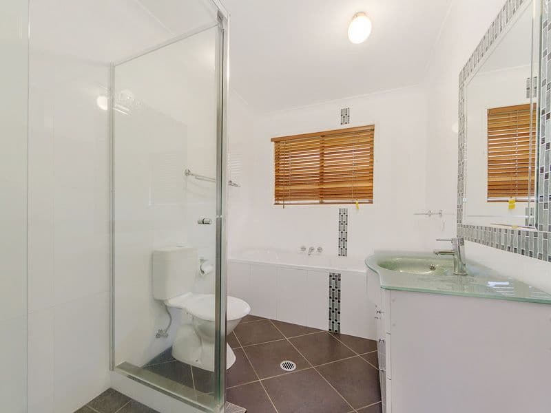 4 Amanda Street, Upper Coomera QLD 4209, Upper Coomera - Thumbnail 2