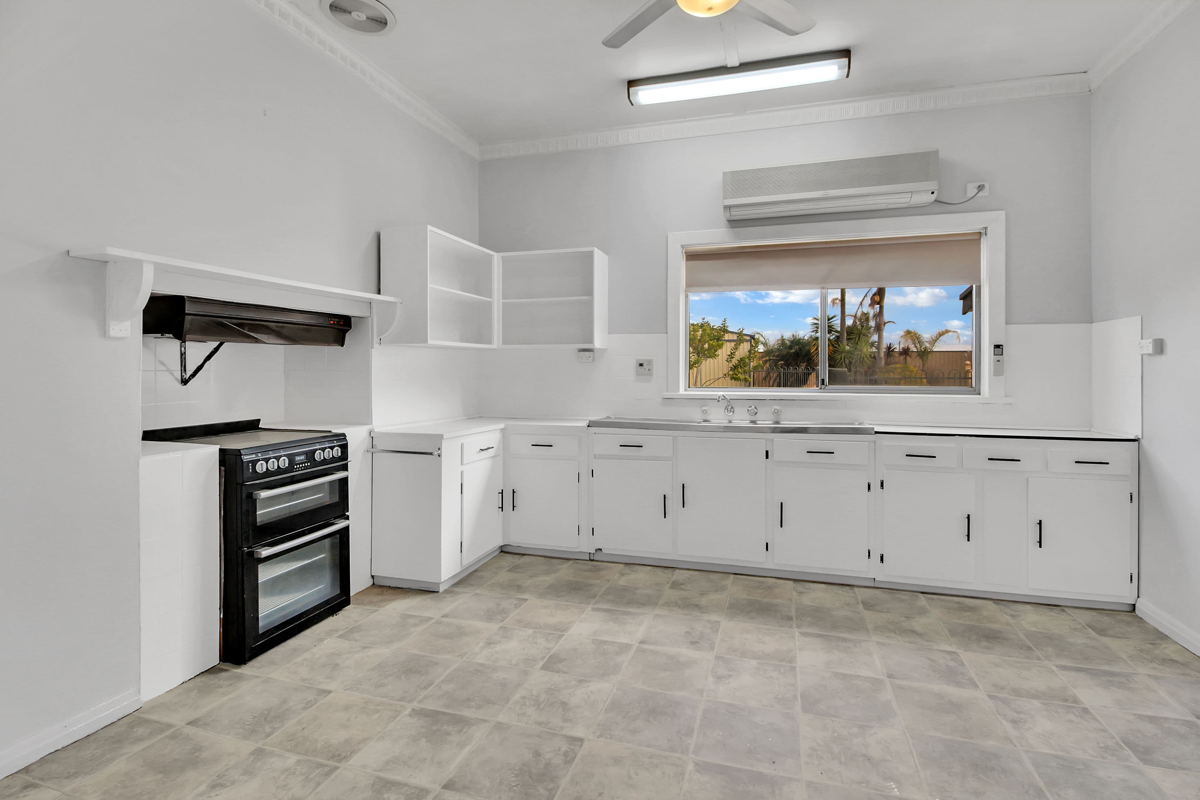 110 Twentyfifth Street, Renmark SA 5341, Renmark South - Thumbnail 4