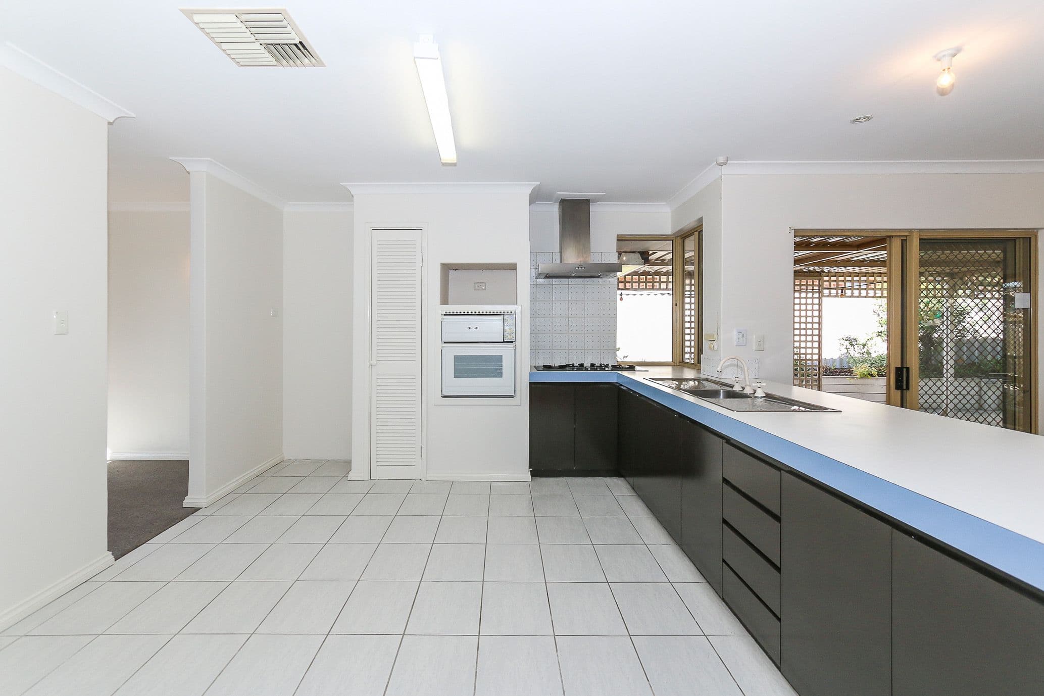 33 Towerhill Road, Alexander Heights WA 6064, Alexander Heights - Thumbnail 3