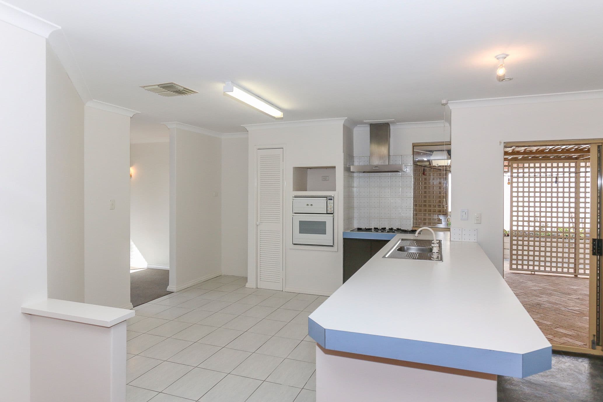 33 Towerhill Road, Alexander Heights WA 6064, Alexander Heights - Thumbnail 4