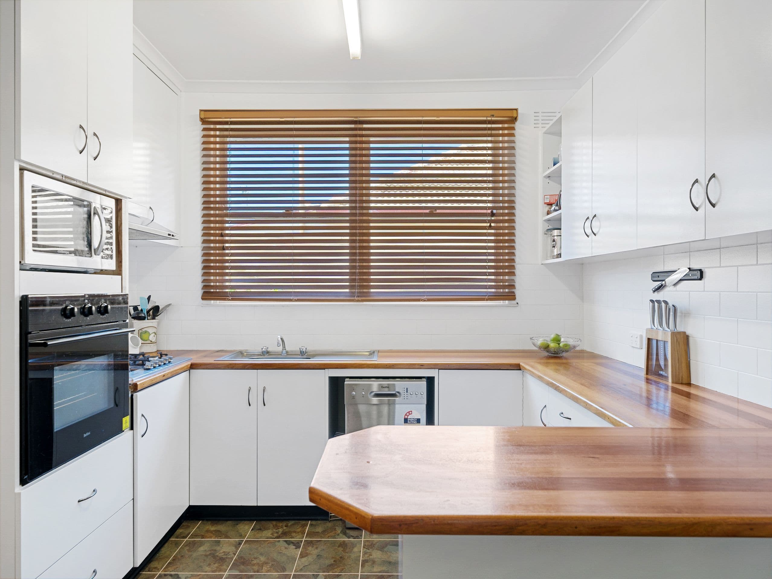 7 Meadows Avenue, Benalla VIC 3672, Benalla - Thumbnail 4