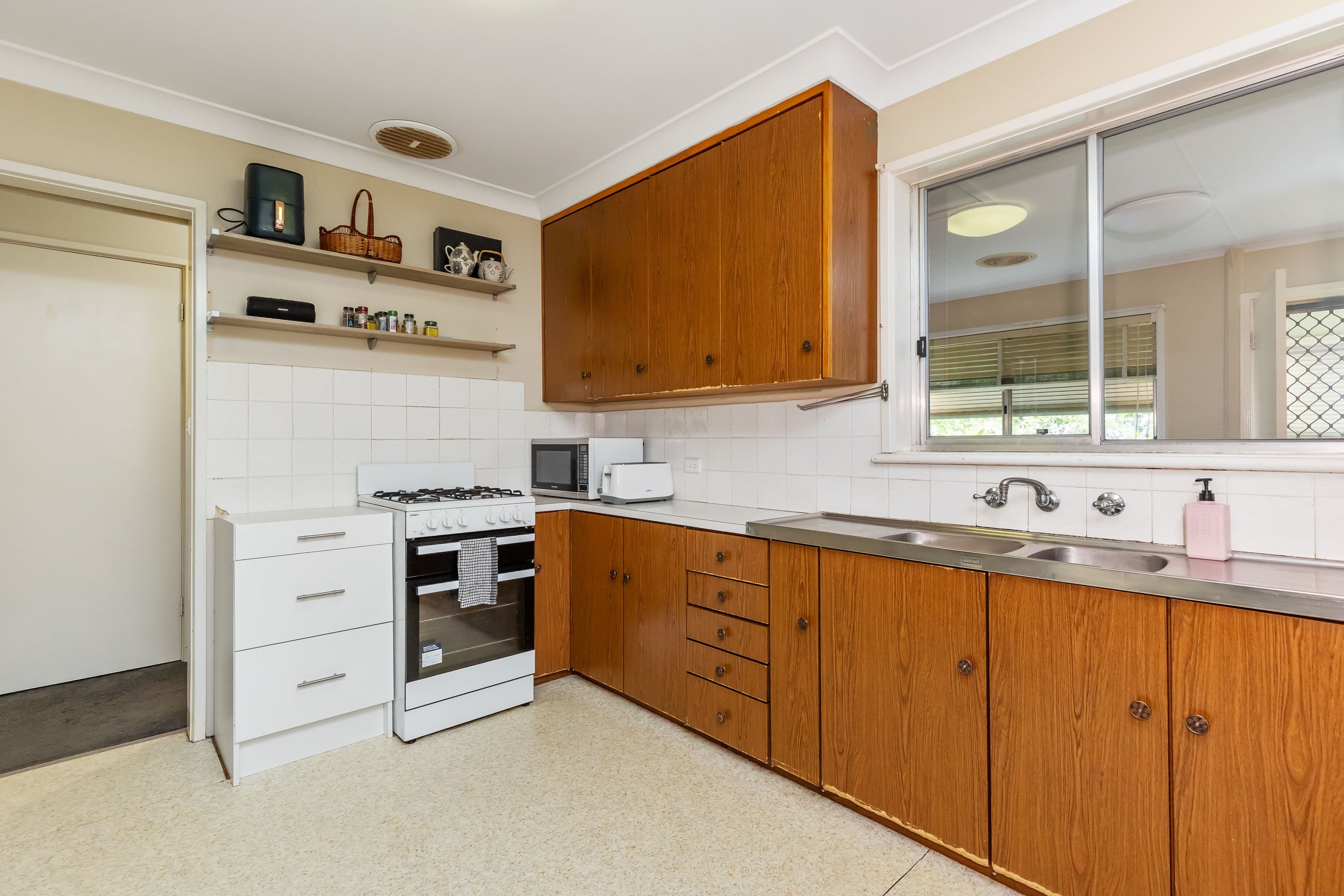 40 Mimosa Drive, Mount Austin NSW 2650, Mount Austin - Thumbnail 4