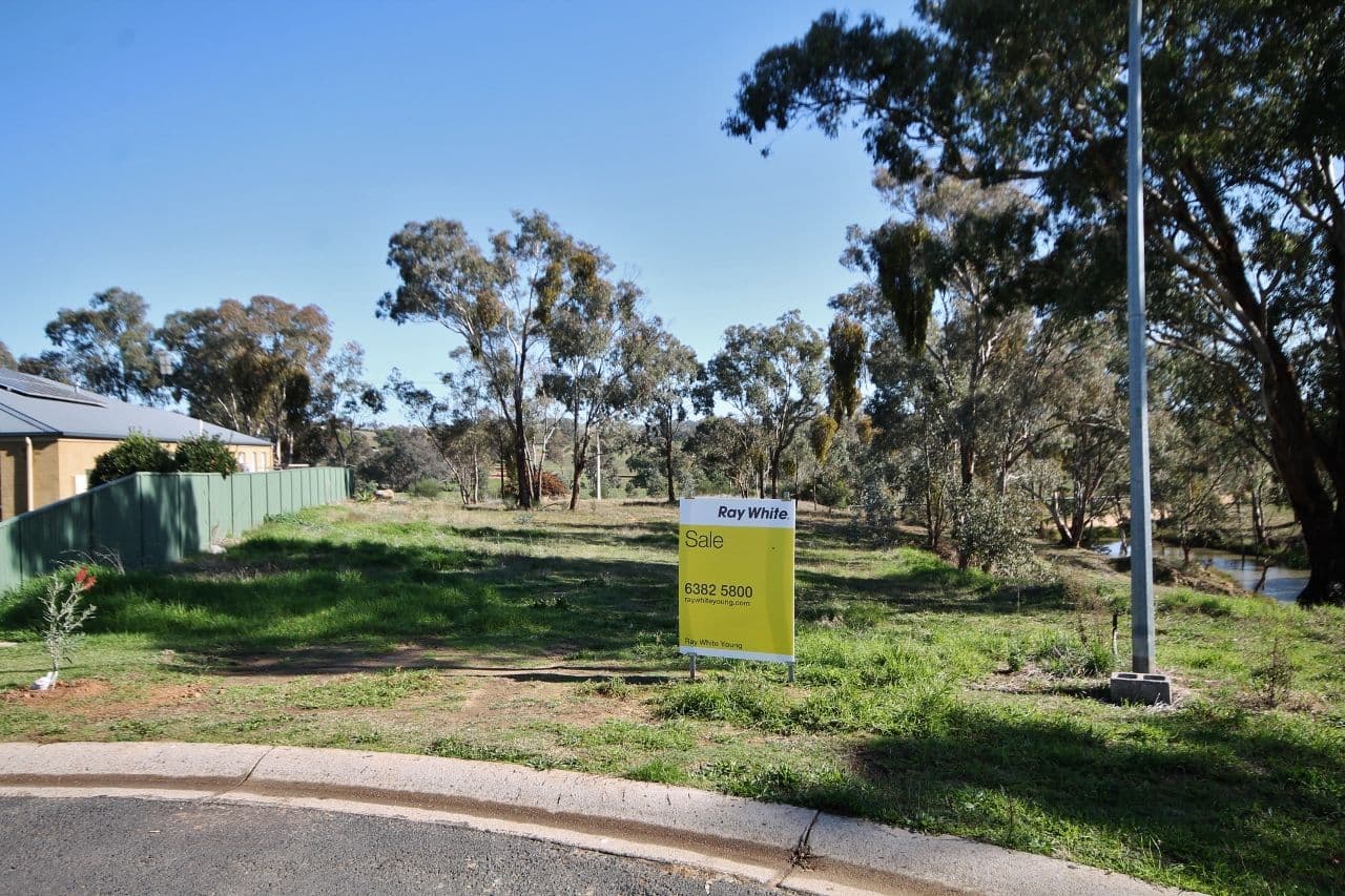 13 Jake Miller Place, YOUNG NSW 2594, Young - Image 1