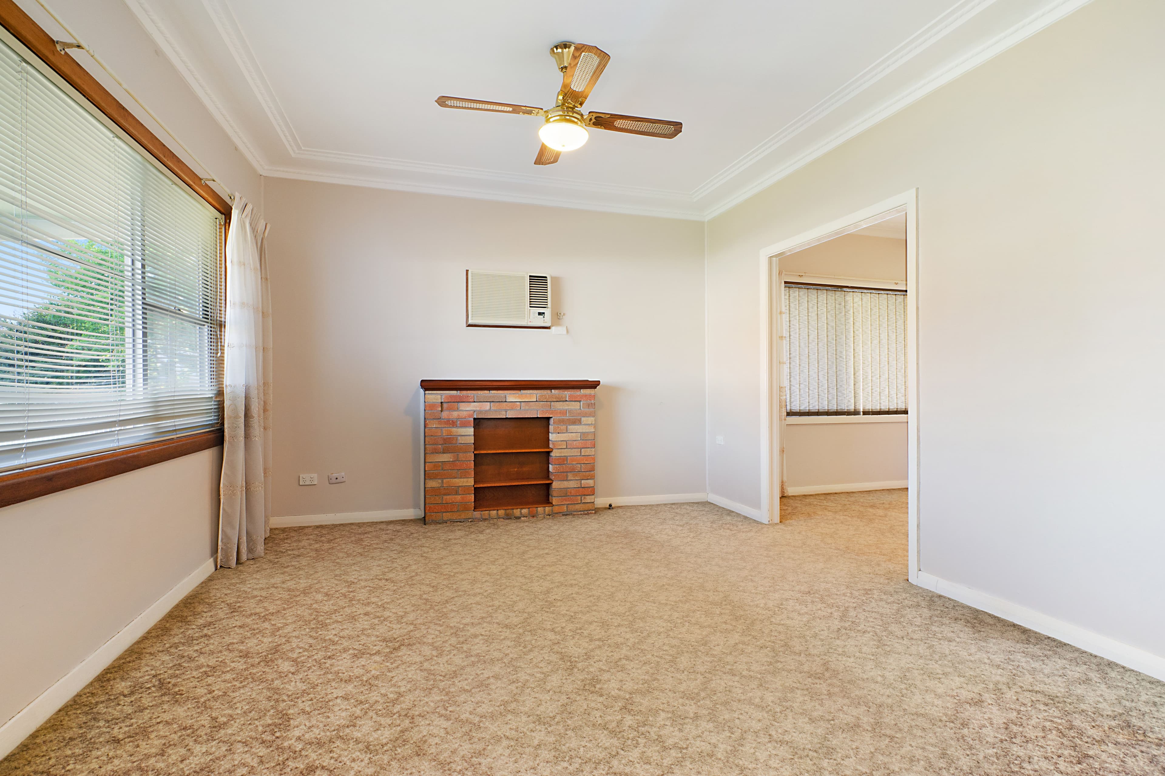 18 Fourth Avenue, Rutherford NSW 2320, Rutherford - Thumbnail 2