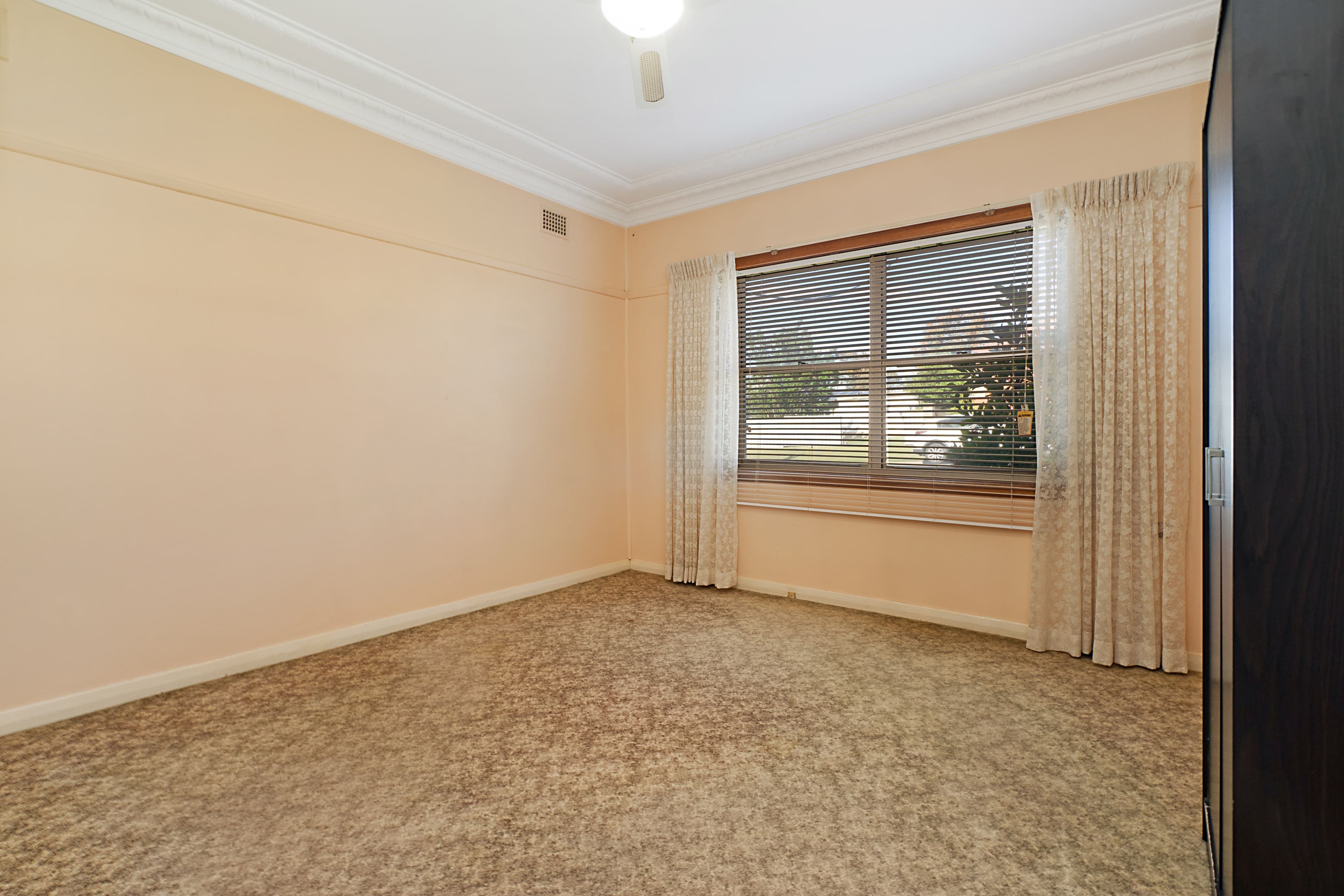 18 Fourth Avenue, Rutherford NSW 2320, Rutherford - Thumbnail 4