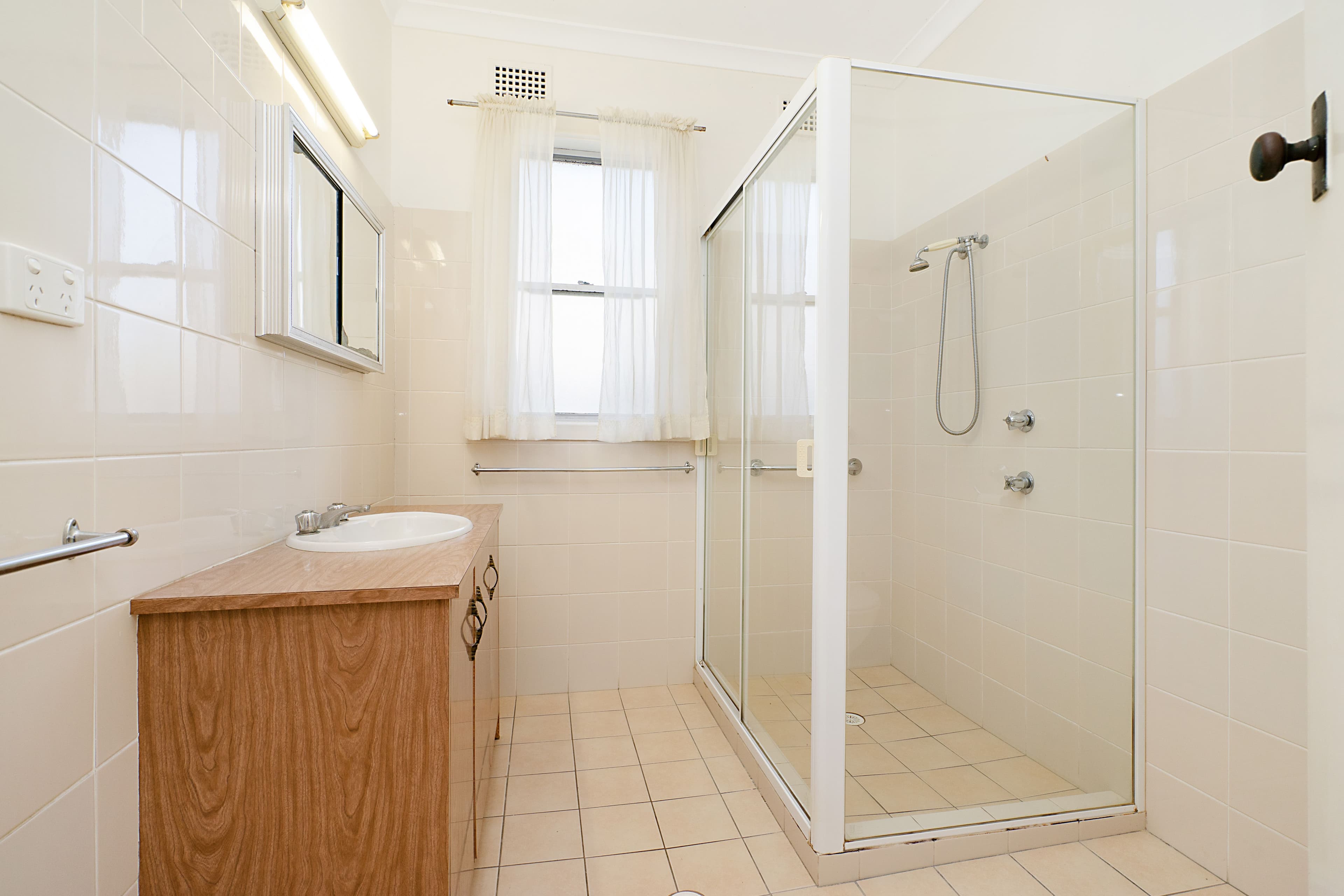 18 Fourth Avenue, Rutherford NSW 2320, Rutherford - Thumbnail 5