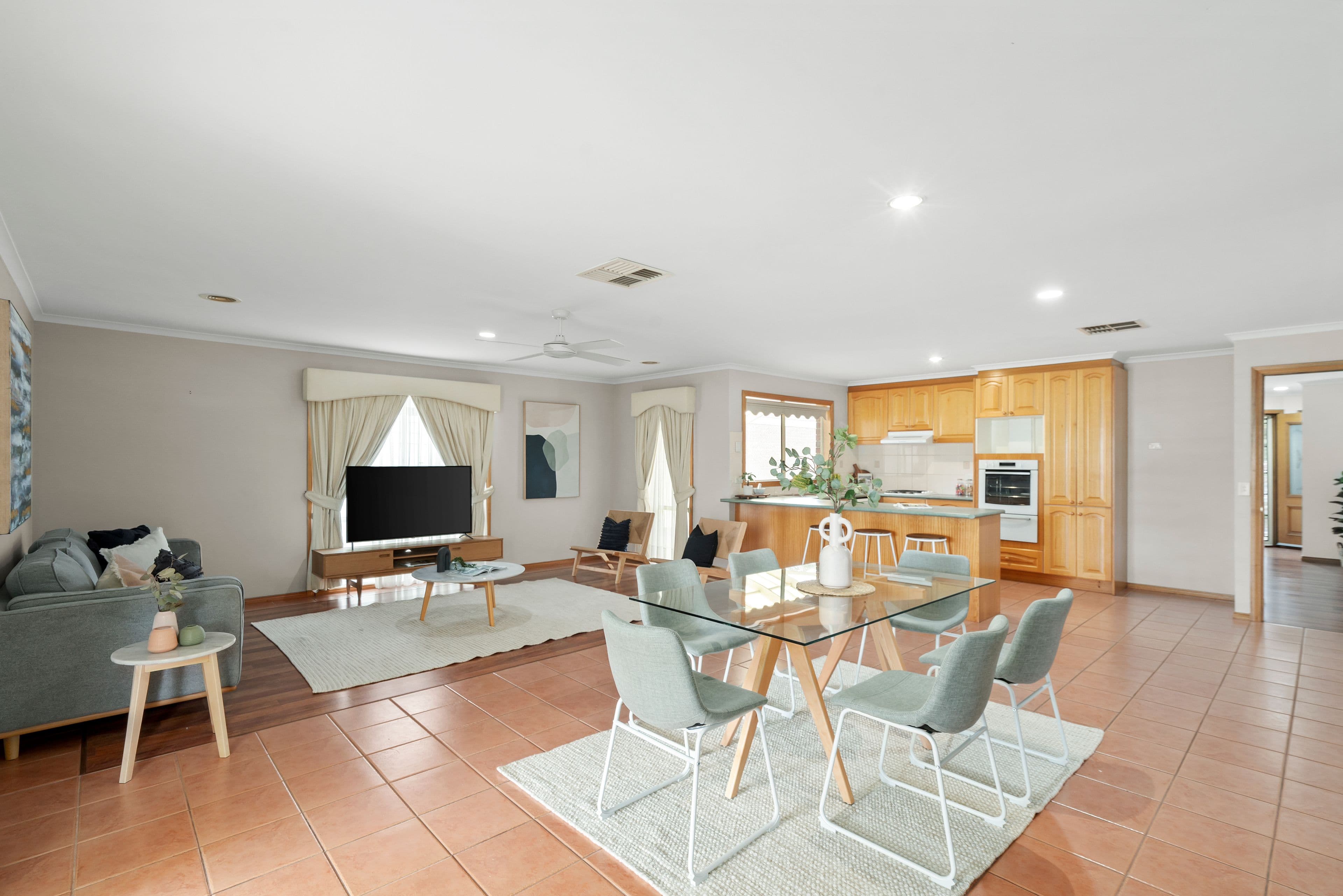 16 Archer Avenue, Sunbury VIC 3429, Sunbury - Thumbnail 3