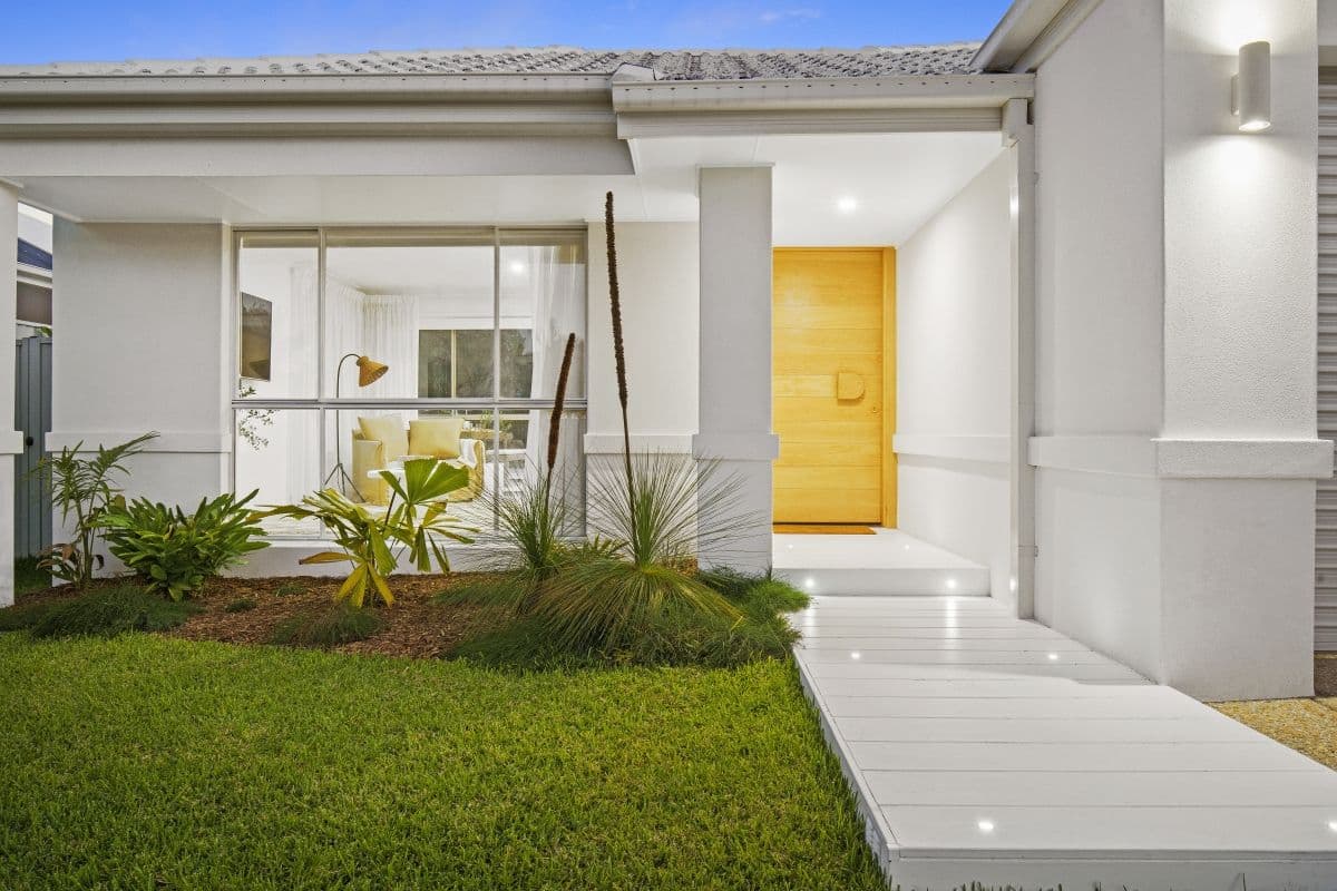 22 Gardendale Crescent, Burleigh Waters QLD 4220, Burleigh Waters - Thumbnail 2